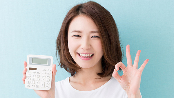 治療費の負担が減って喜ぶ女性